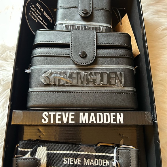 NEW Steve Madden Vanity 4pc Crossbody Black Gift Set - Picture 10 of 11